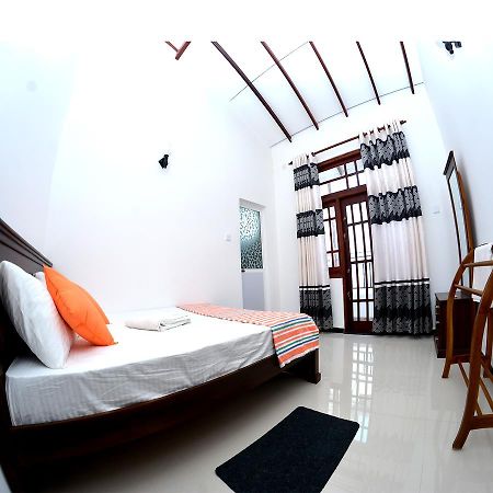 Reshani Guest House نيجومبو المظهر الخارجي الصورة