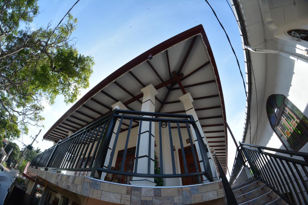 Reshani Guest House نيجومبو المظهر الخارجي الصورة